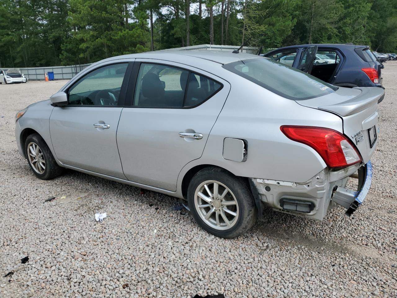 2016 Nissan Versa S - Image 2