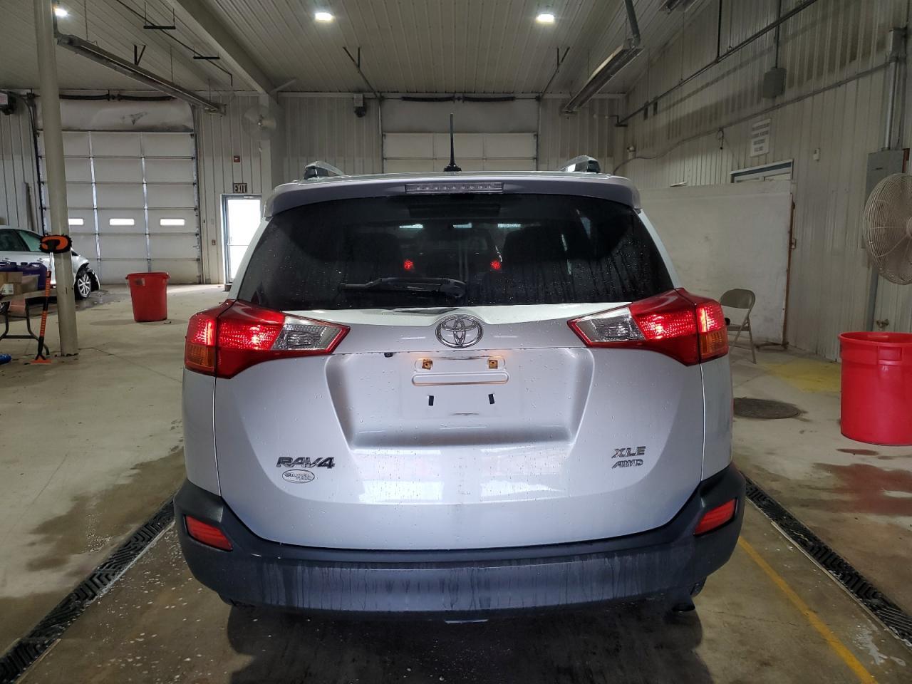 2015 Toyota Rav4 Xle - Image 6