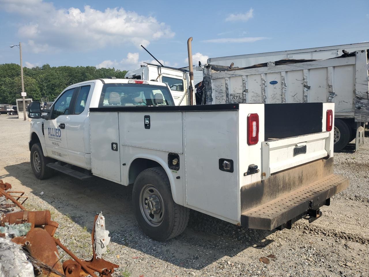 2021 Ford F350 Super Duty - Фото 2