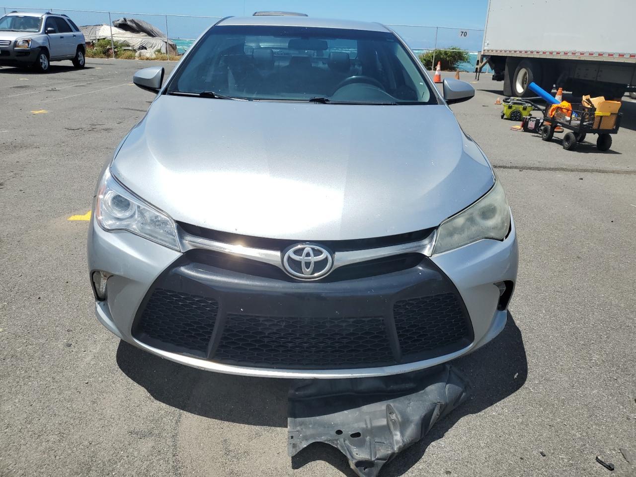 2016 Toyota Camry Le - Фото 5