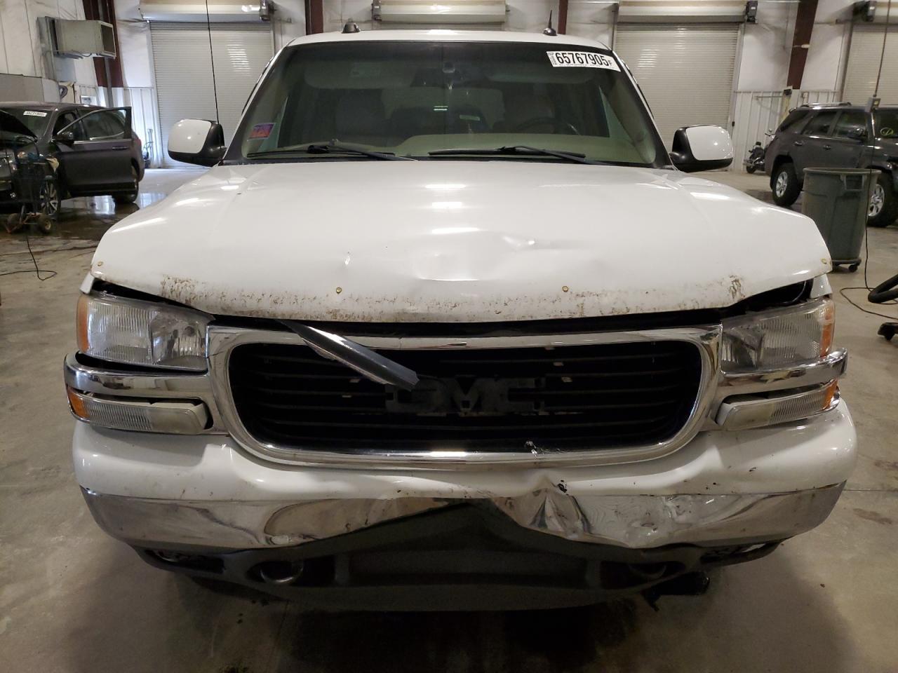 2005 GMC Yukon Xl K1500 - Image 5