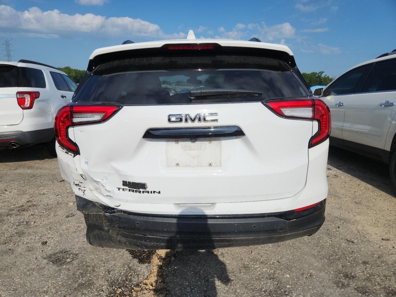 2022 GMC Terrain Sle - Image 6