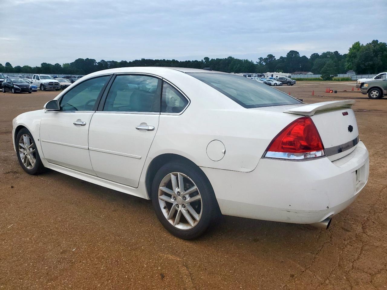 2009 Chevrolet Impala Ltz - Фото 2