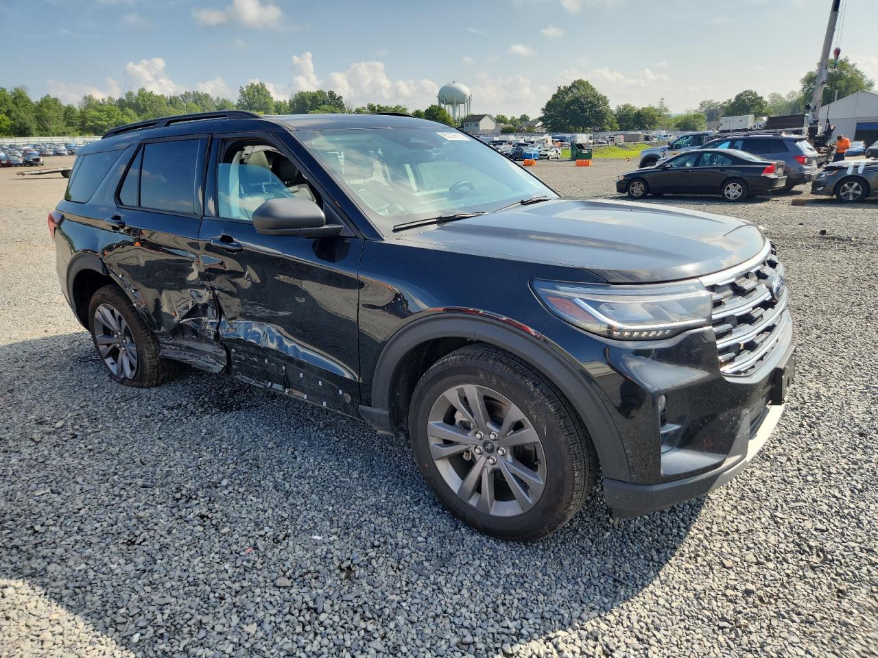 2025 Ford Explorer Active - Image 4