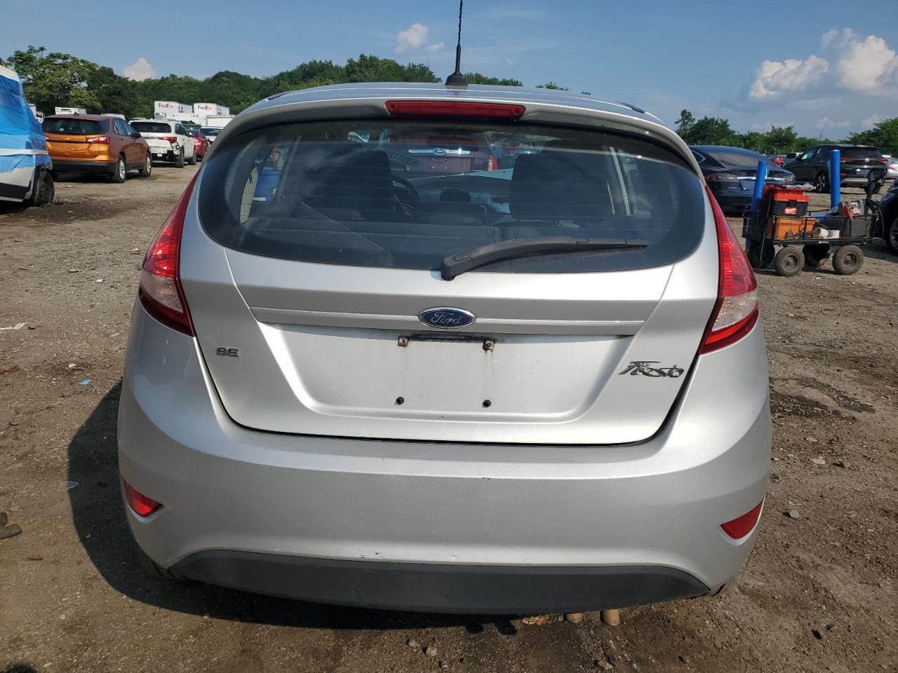2011 Ford Fiesta Se - Image 6