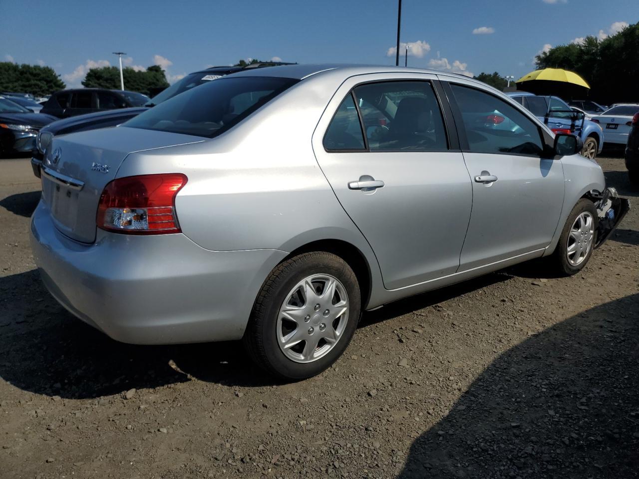 2011 Toyota Yaris - Фото 3