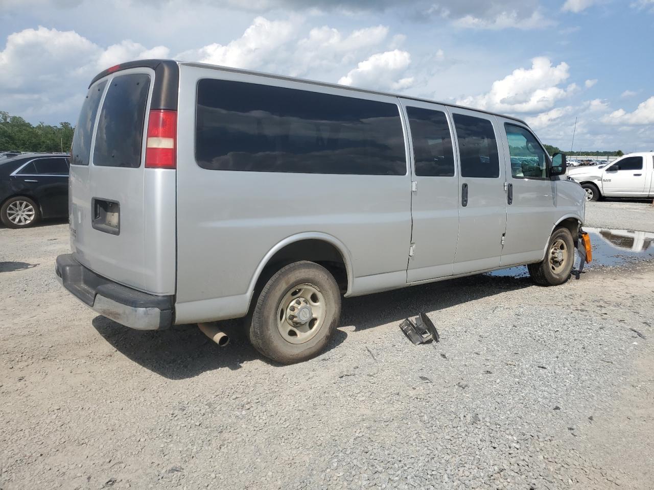 2011 Chevrolet Express G3500 Lt - Фото 3