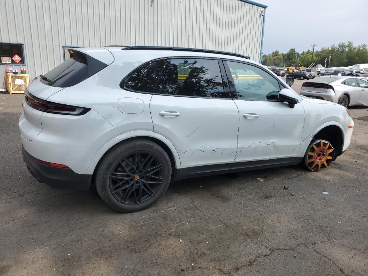 2024 Porsche Cayenne S - Фото 3
