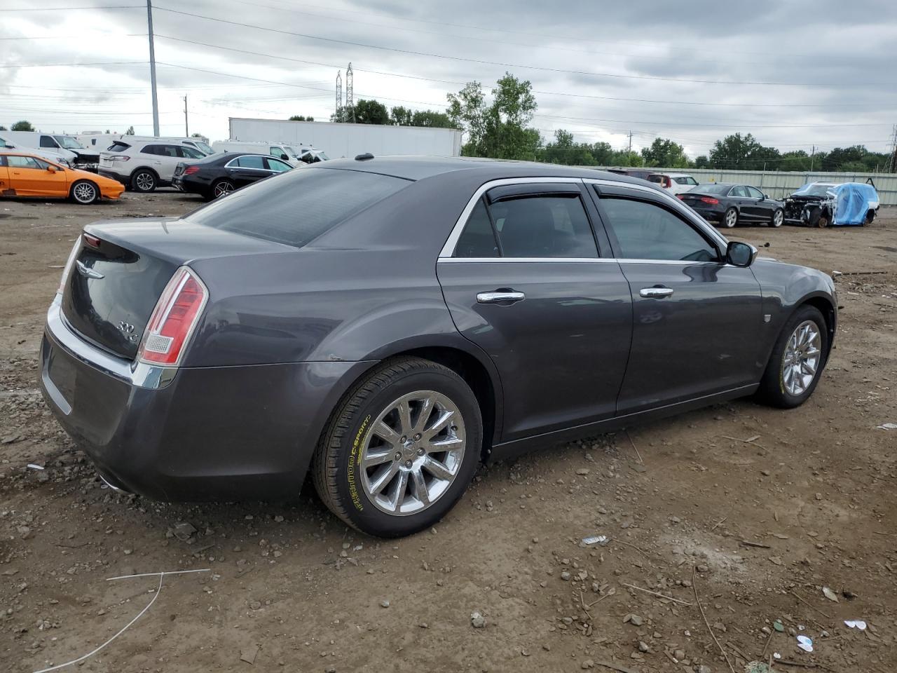 2013 Chrysler 300C - Image 3