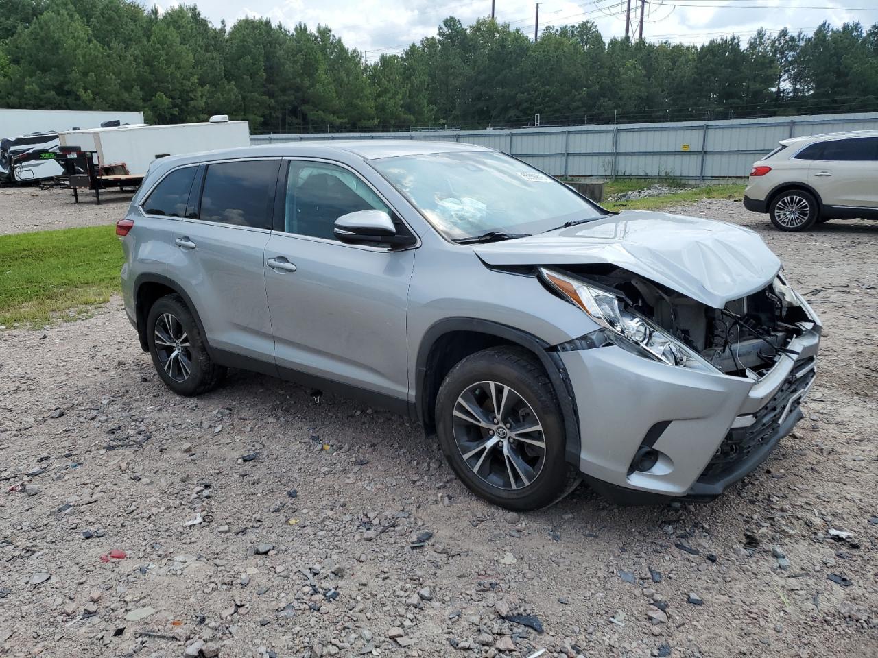 2019 Toyota Highlander Le - Image 4