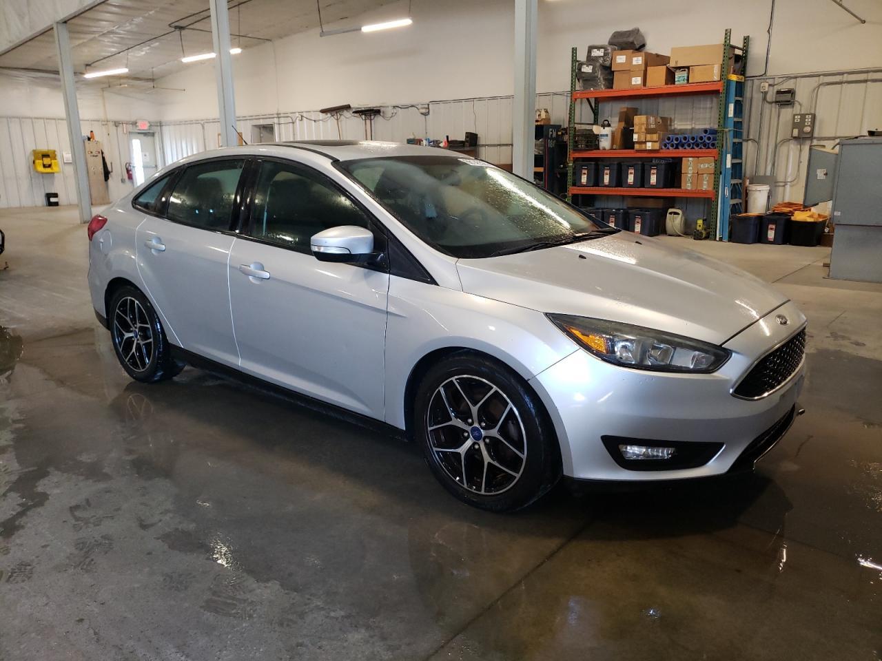 2017 Ford Focus Sel - Image 4