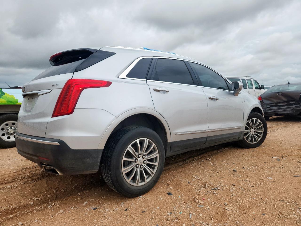 2018 Cadillac Xt5 Luxury - Image 3