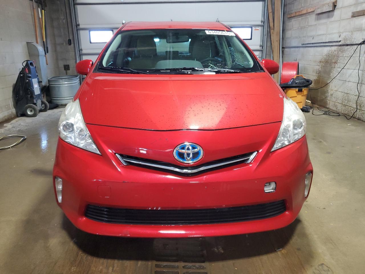 2014 Toyota Prius V - Image 5