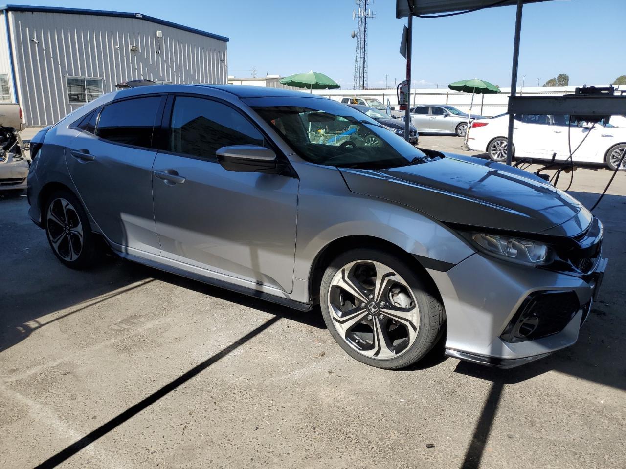 2018 Honda Civic Sport - Image 4