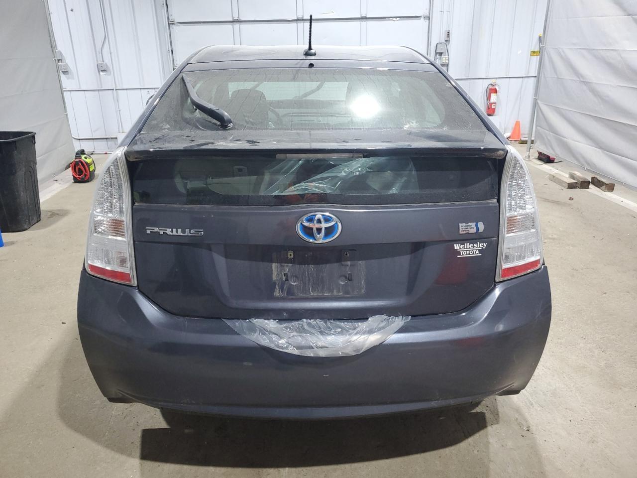 2011 Toyota Prius Two - Image 6