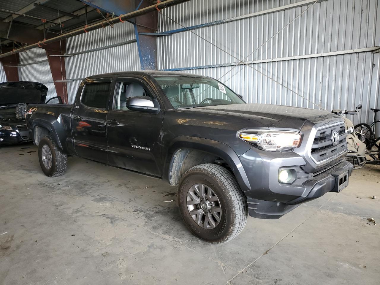 2017 Toyota Tacoma Double Cab - Фото 4