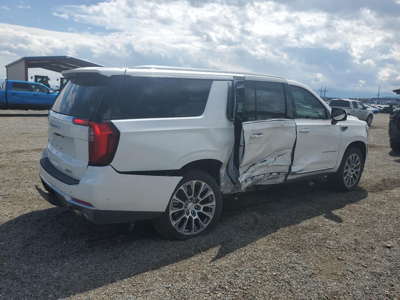 2025 GMC Yukon Xl Denali - Фото 3