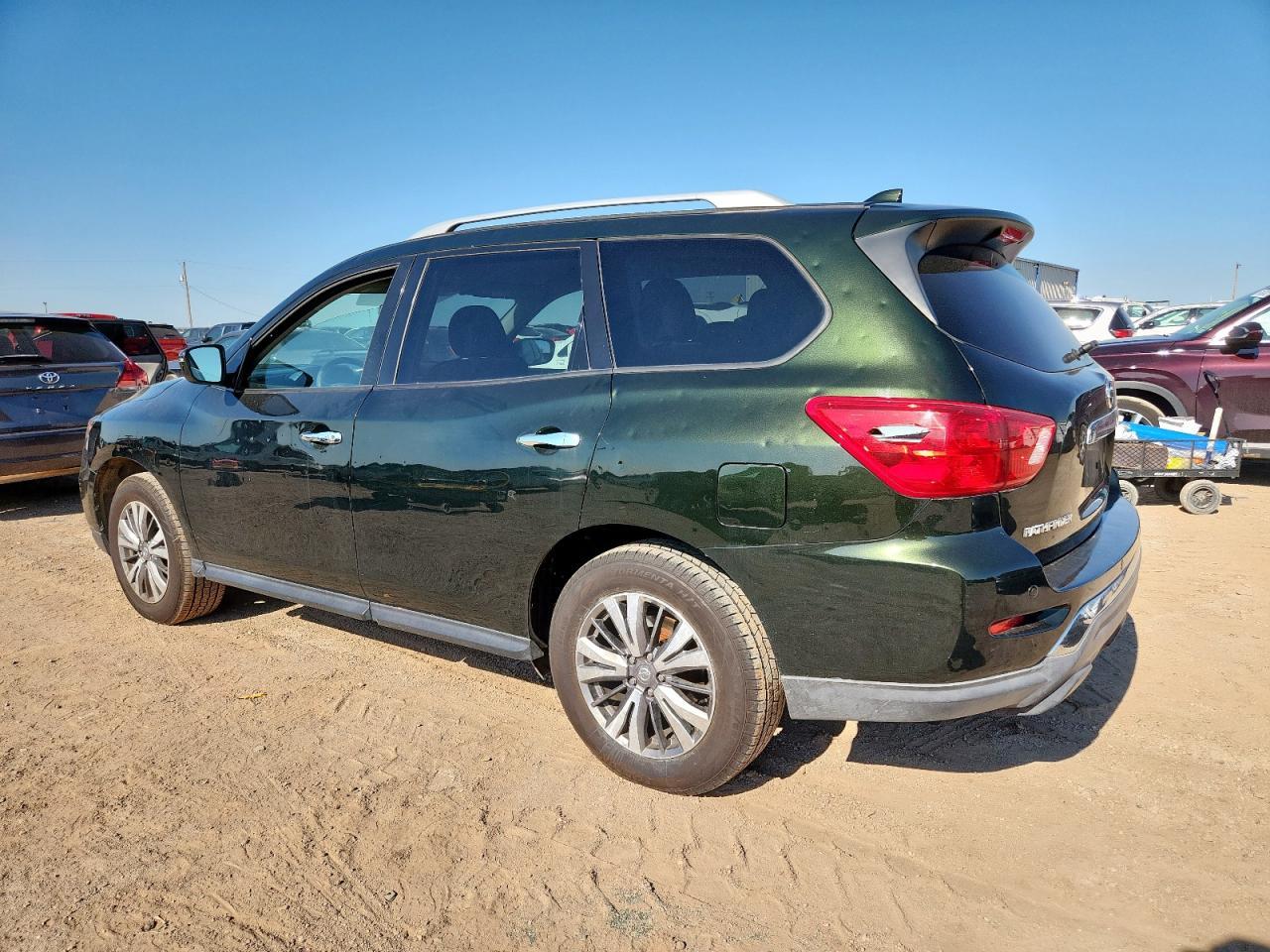 2020 Nissan Pathfinder Sv - Фото 2