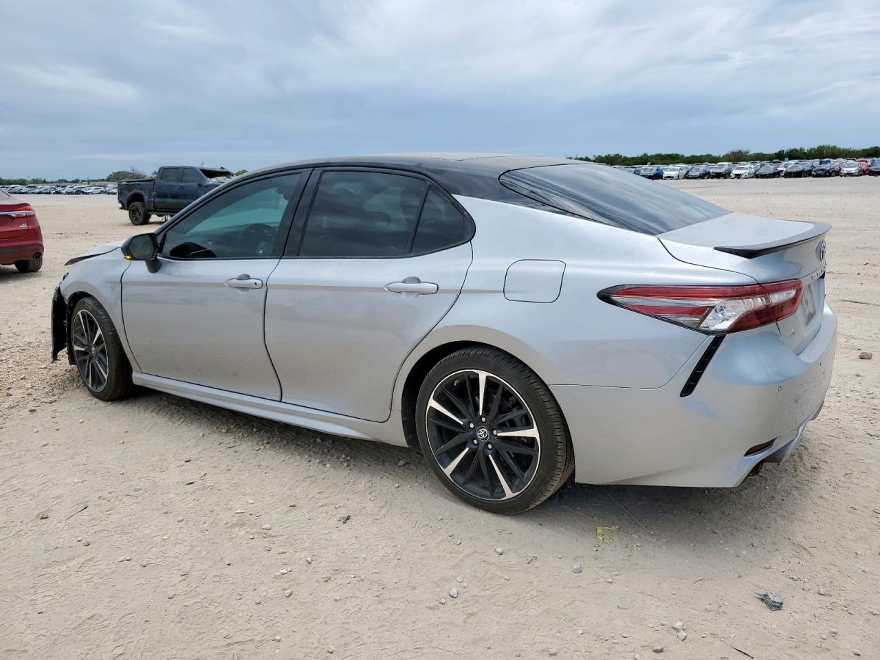 2018 Toyota Camry Xse - Фото 2