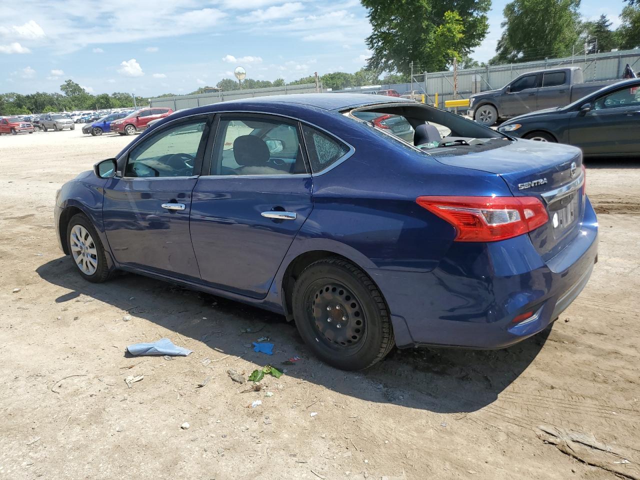 2017 Nissan Sentra S - Фото 2