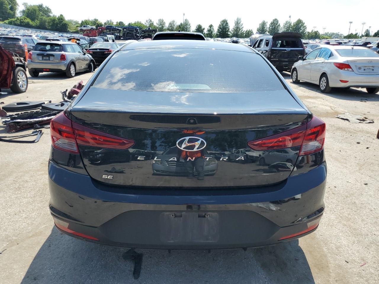 2020 Hyundai Elantra Se - Фото 6