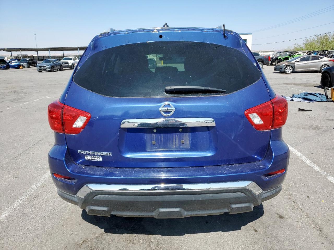 2017 Nissan Pathfinder S - Фото 6