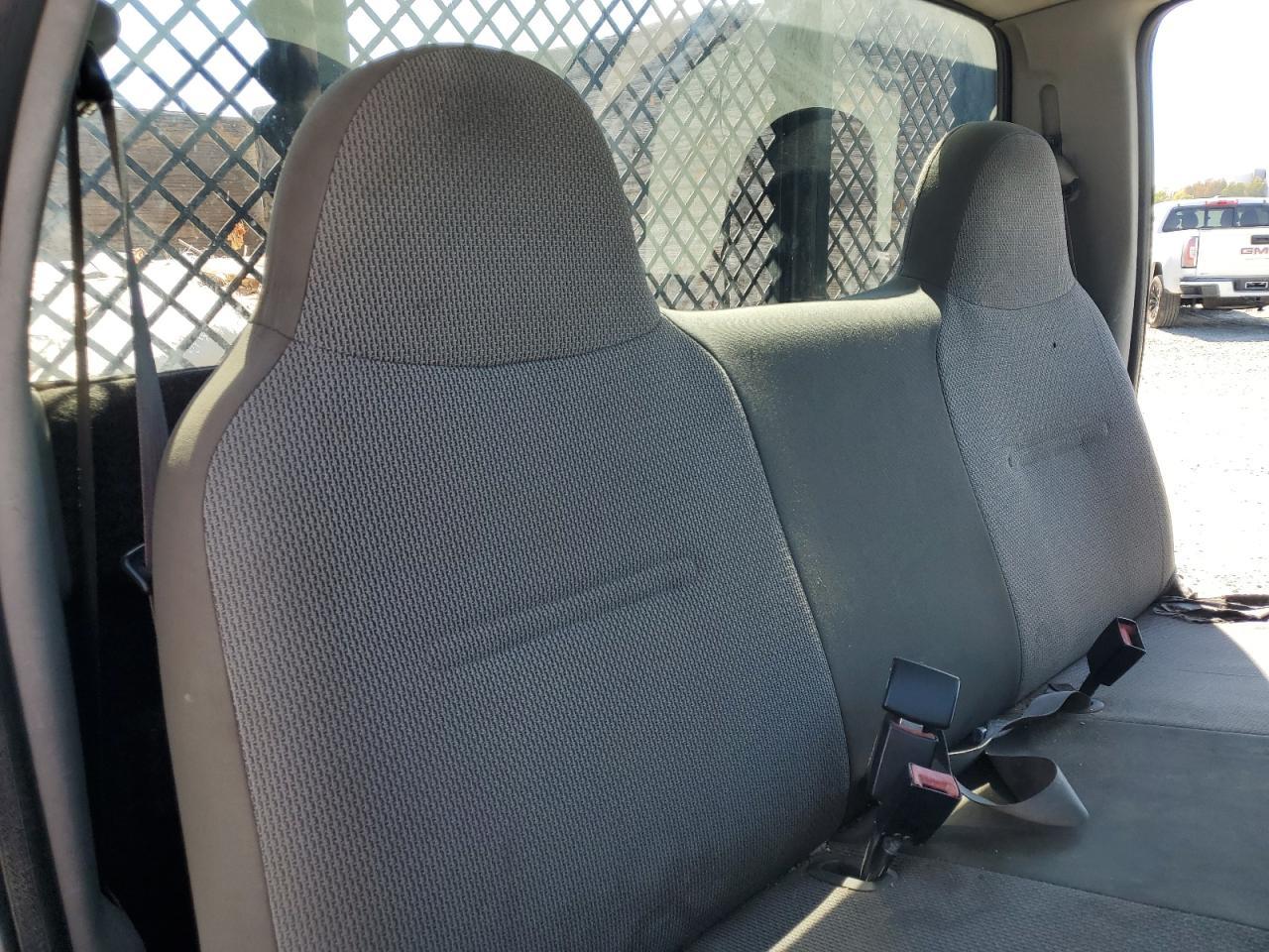 2004 Ford F350 Super Duty - Image 6