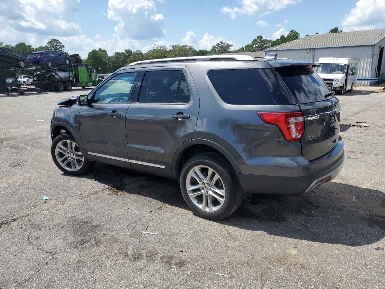 2016 Ford Explorer Xlt - Image 2