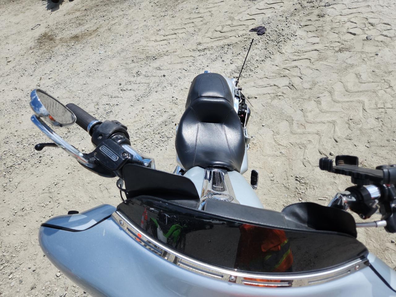 2010 Harley-Davidson Flhx - Image 5