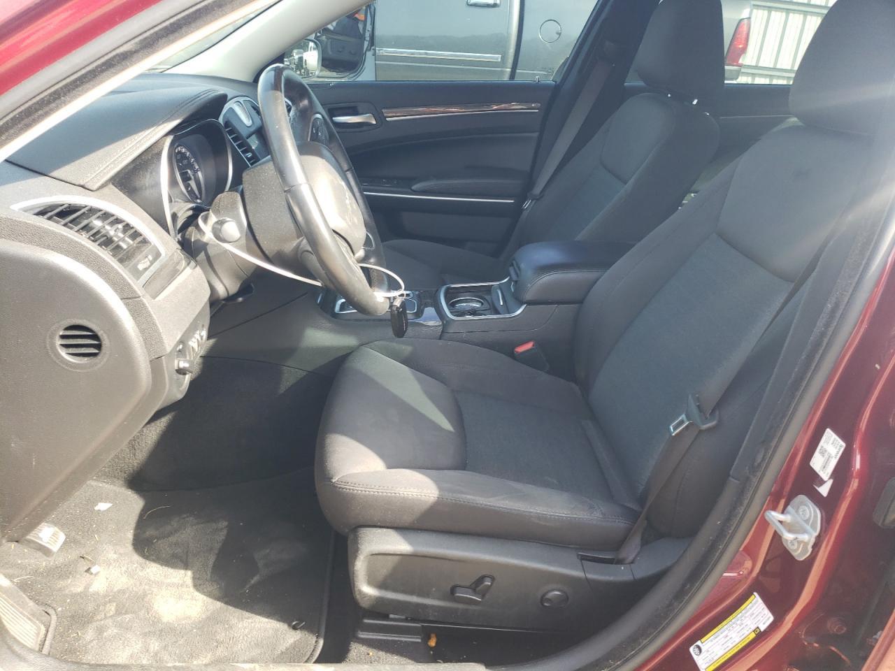 2022 Chrysler 300 Touring - Фото 7