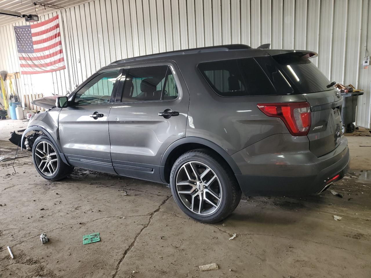 2017 Ford Explorer Sport - Фото 2