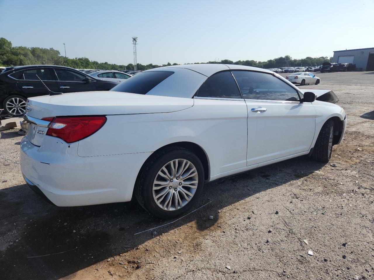 2012 Chrysler 200 Limited - Image 3