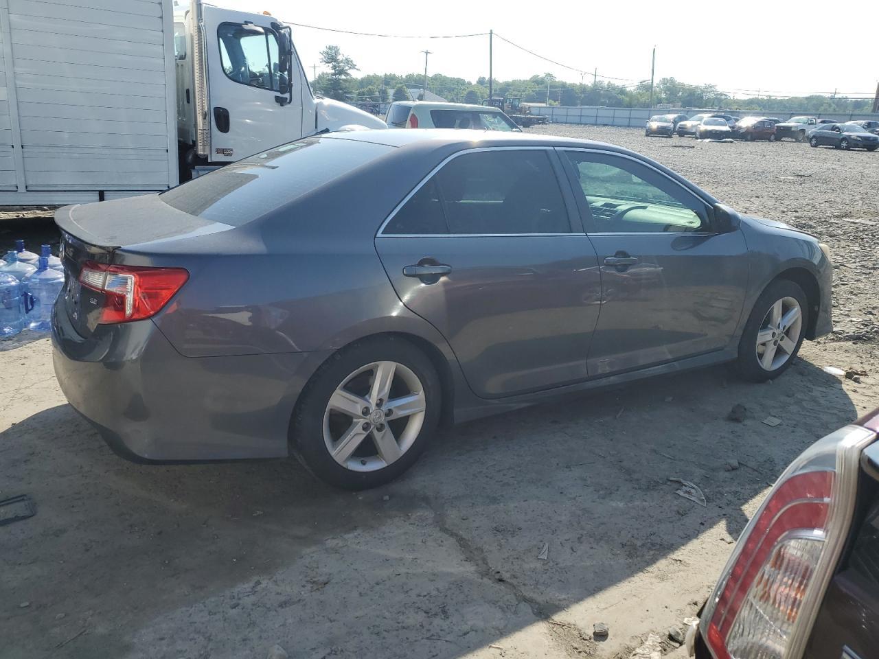 2014 Toyota Camry L - Image 3