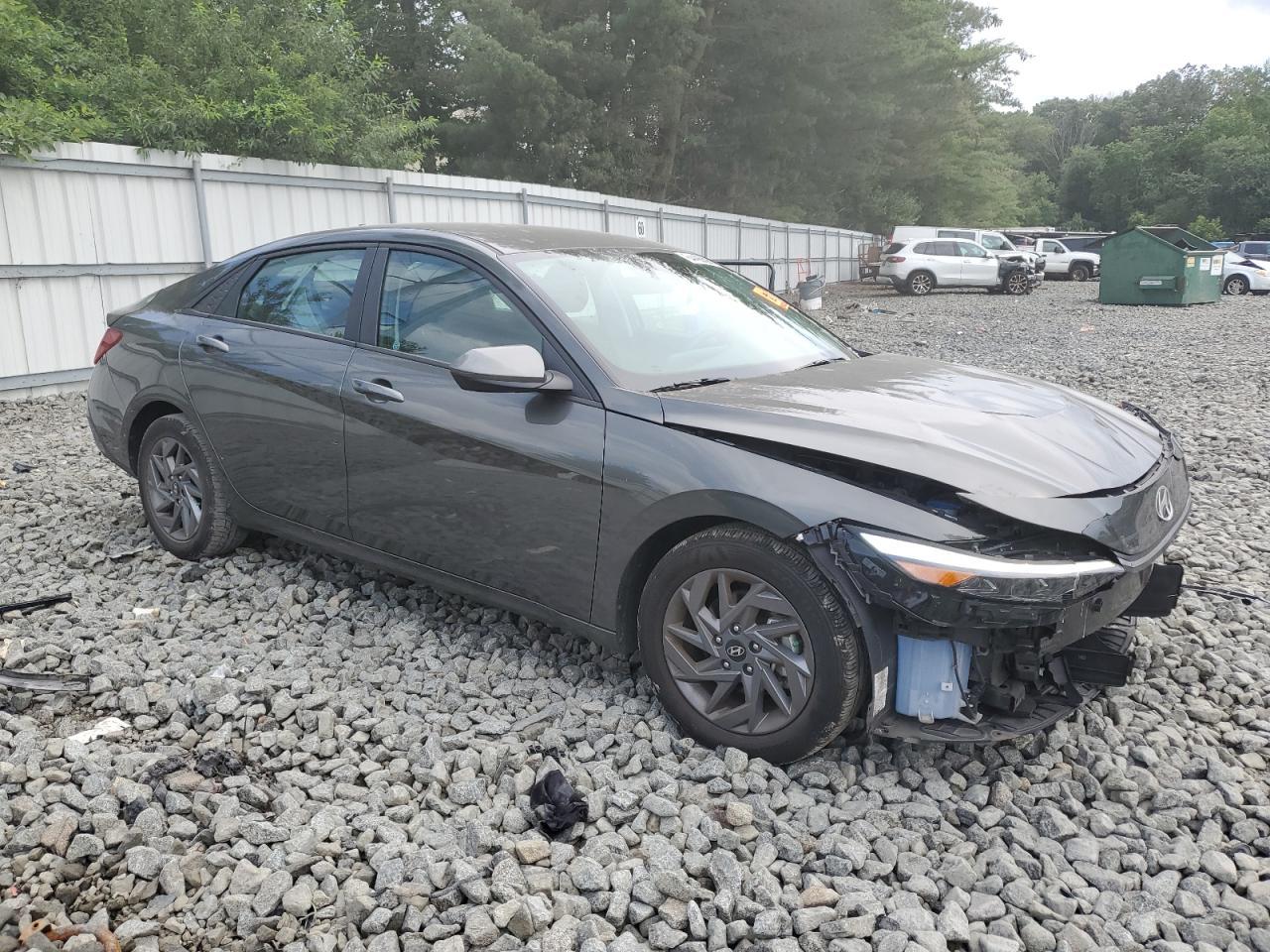 2024 Hyundai Elantra Sel - Image 4