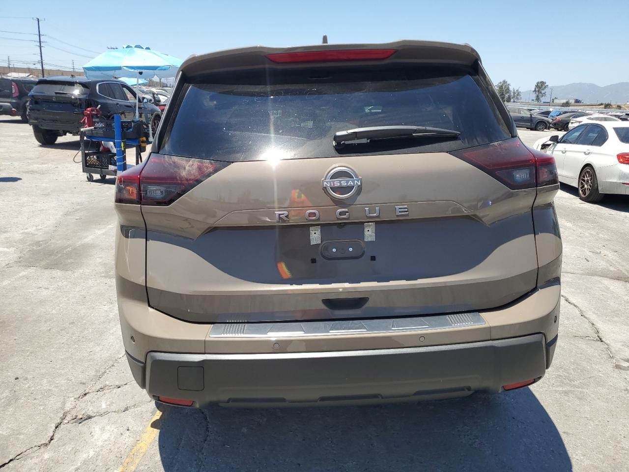 2025 Nissan Rogue Sv - Image 6