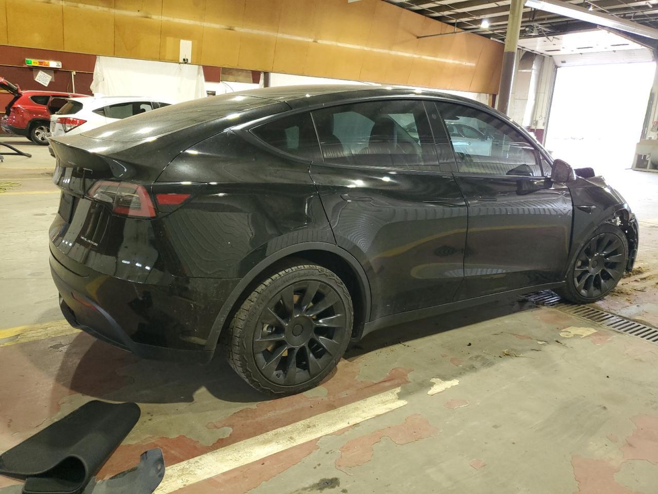 2022 Tesla Model Y - Фото 3