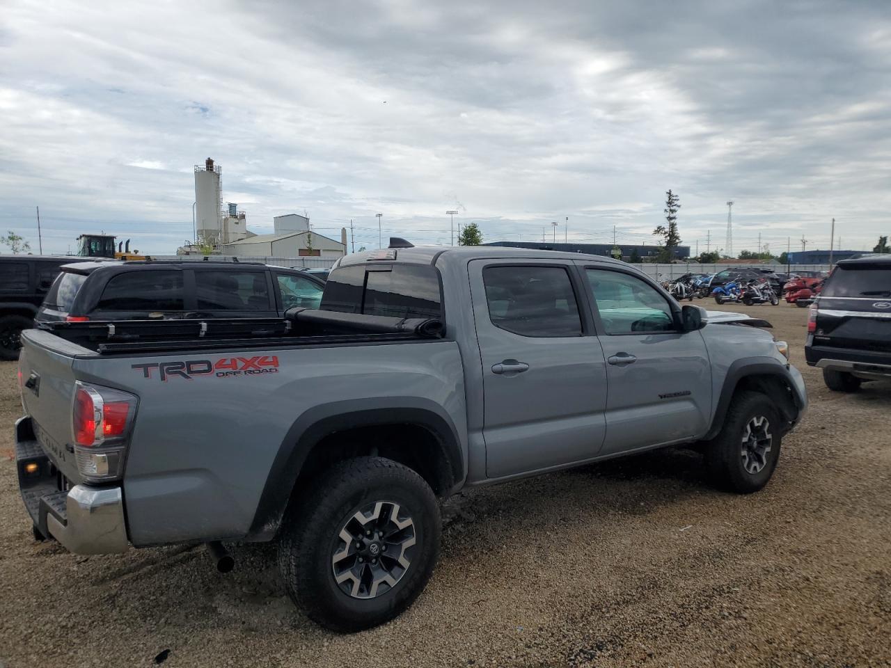 2021 Toyota Tacoma Double Cab - Фото 3