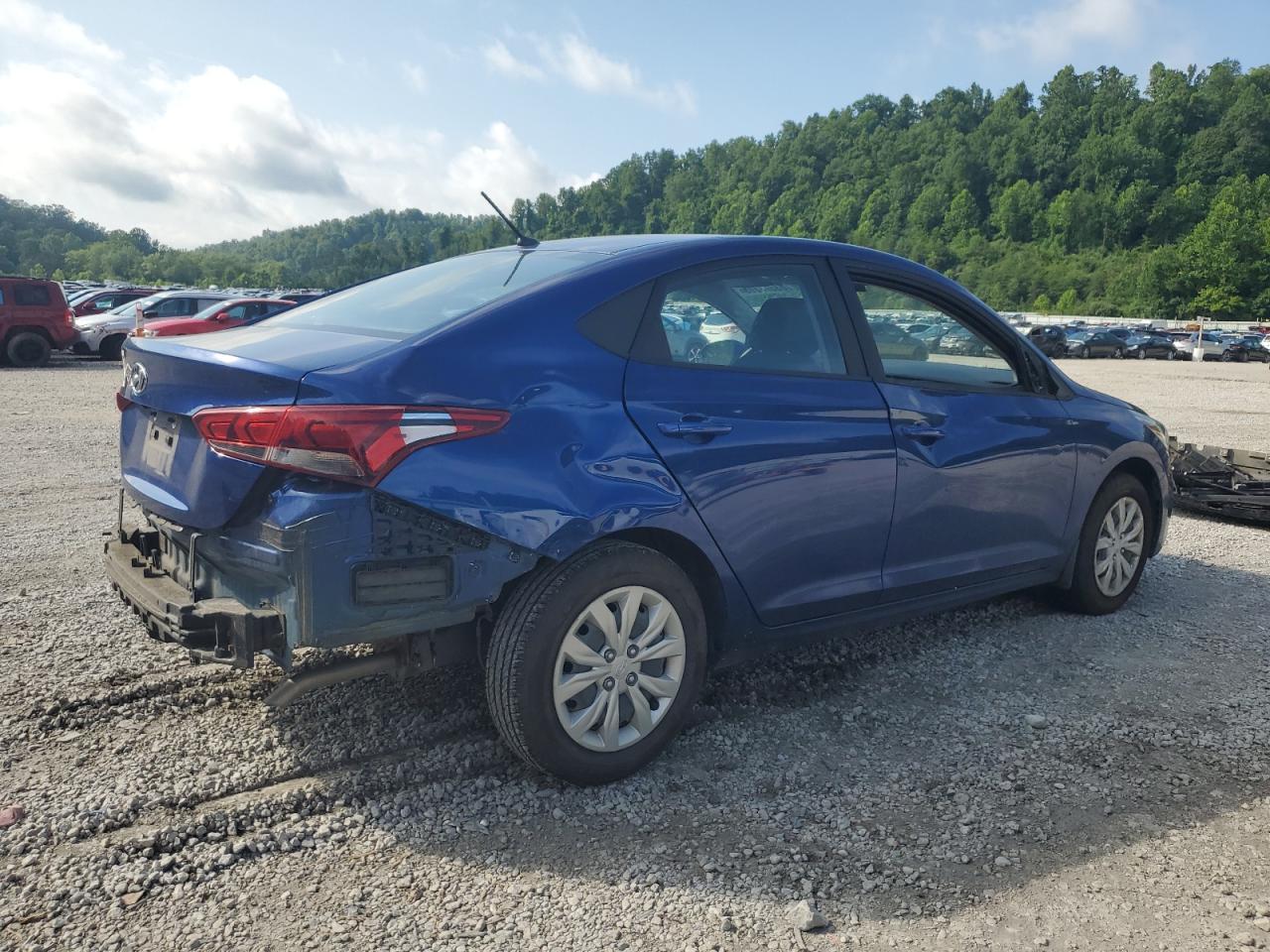 2020 Hyundai Accent Se - Фото 3