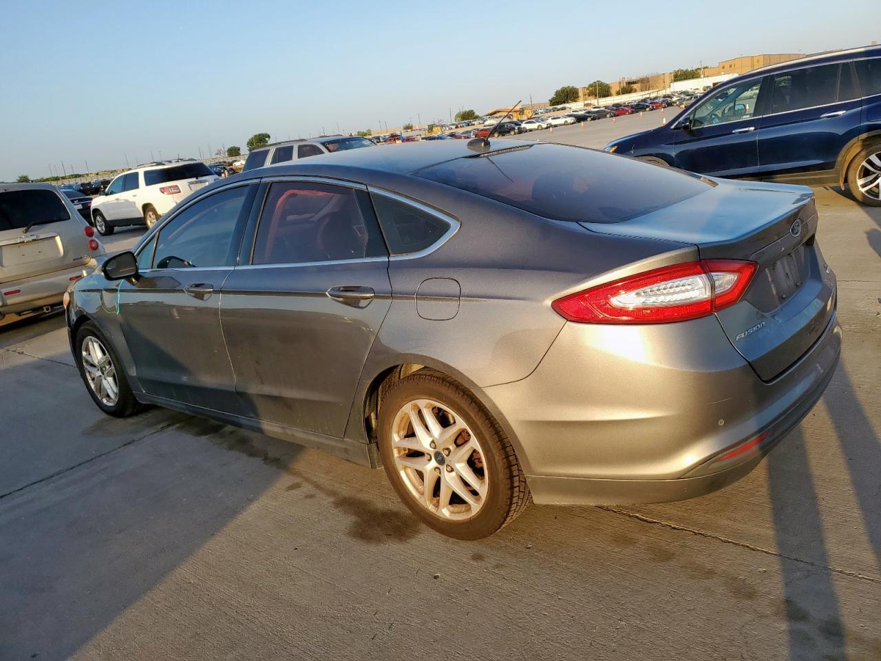 2014 Ford Fusion Se - Фото 2