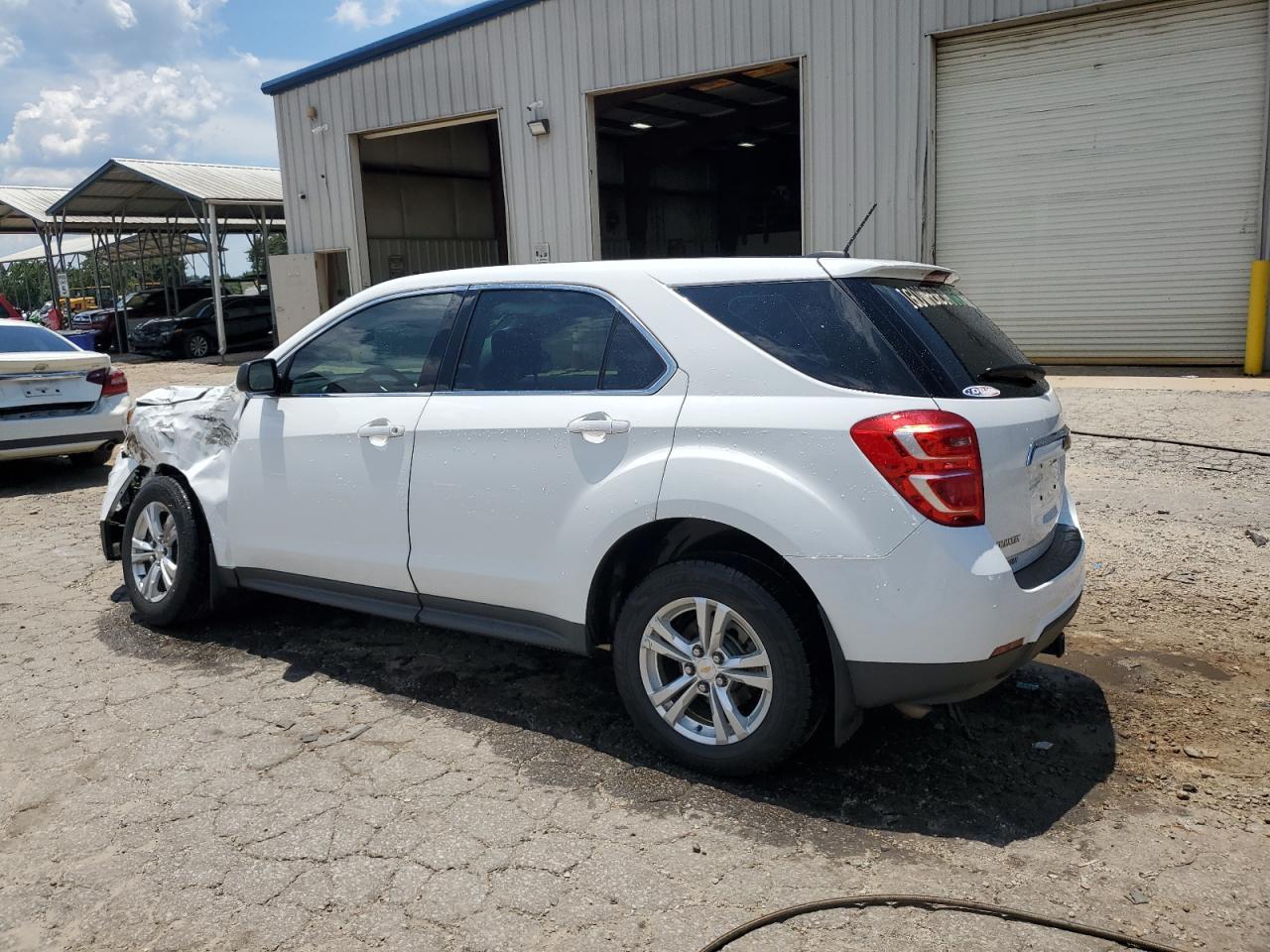 2017 Chevrolet Equinox Ls - Фото 2