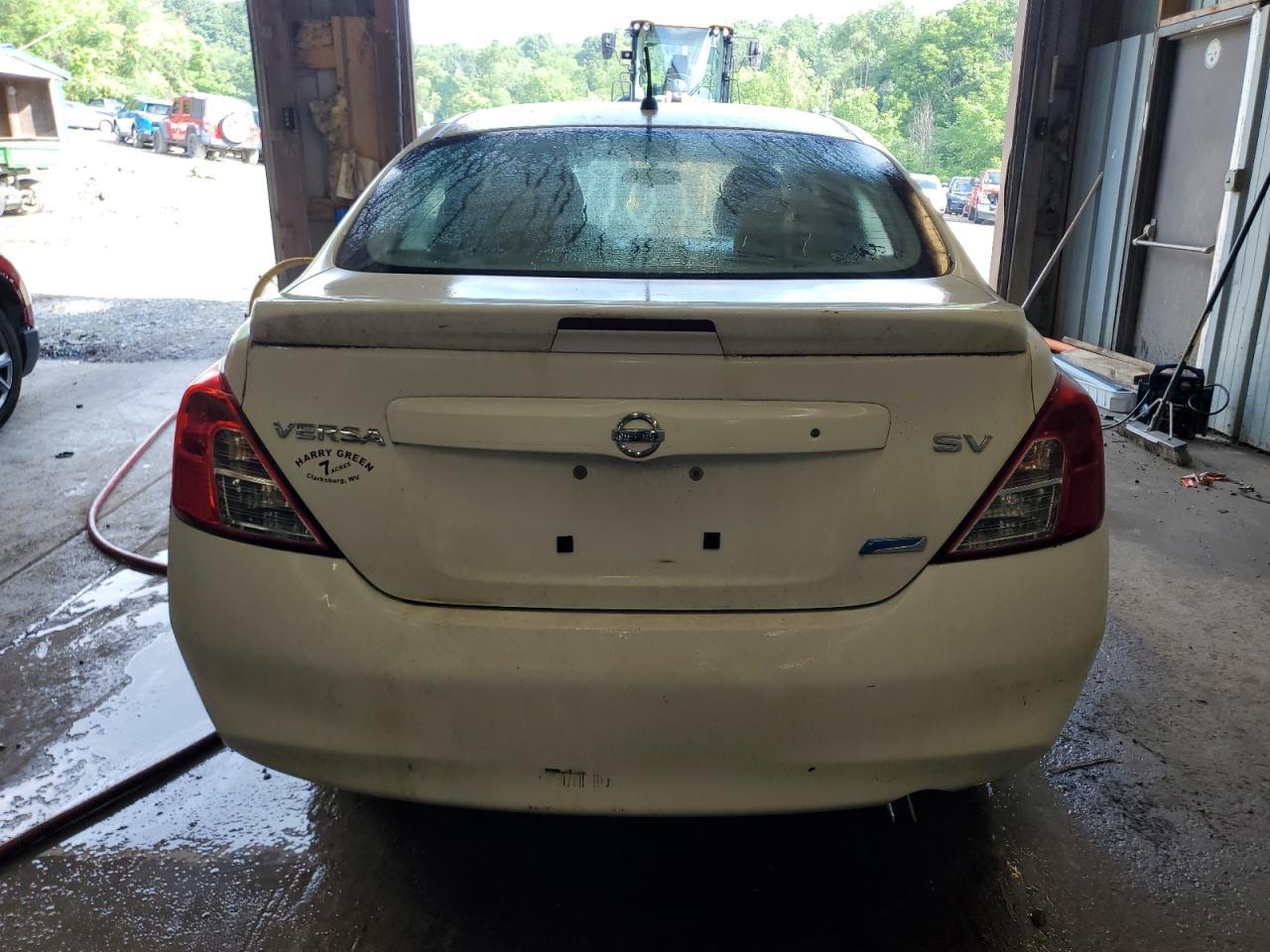 2014 Nissan Versa S - Фото 6