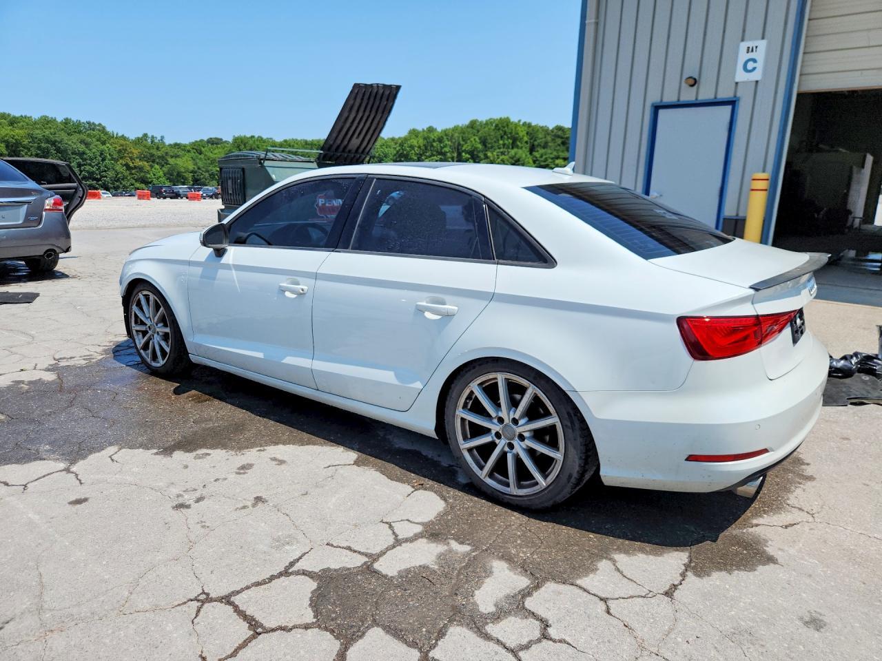2016 Audi A3 Premium - Фото 2