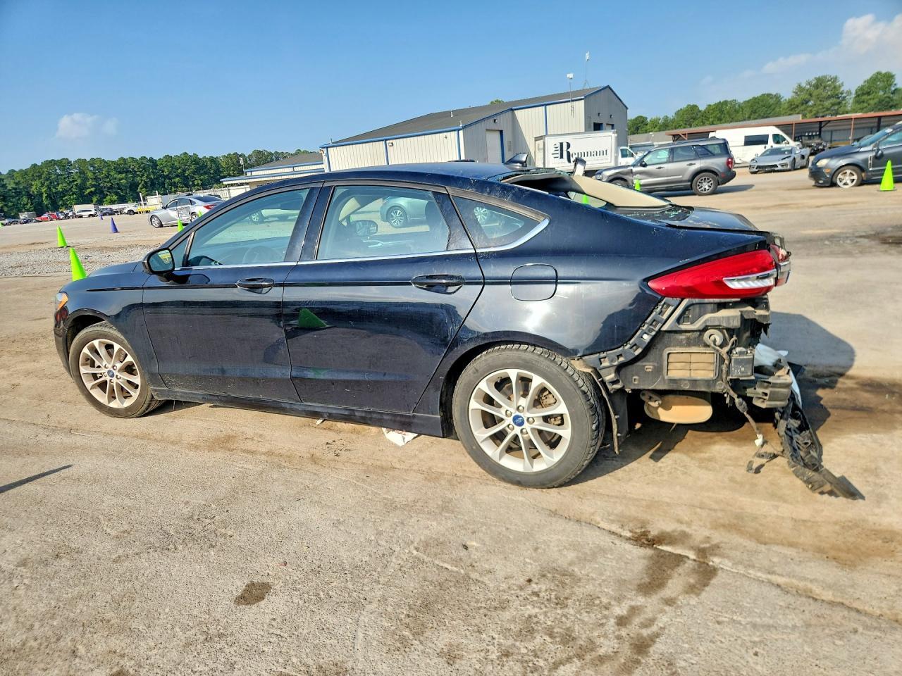 2020 Ford Fusion Se - Image 2