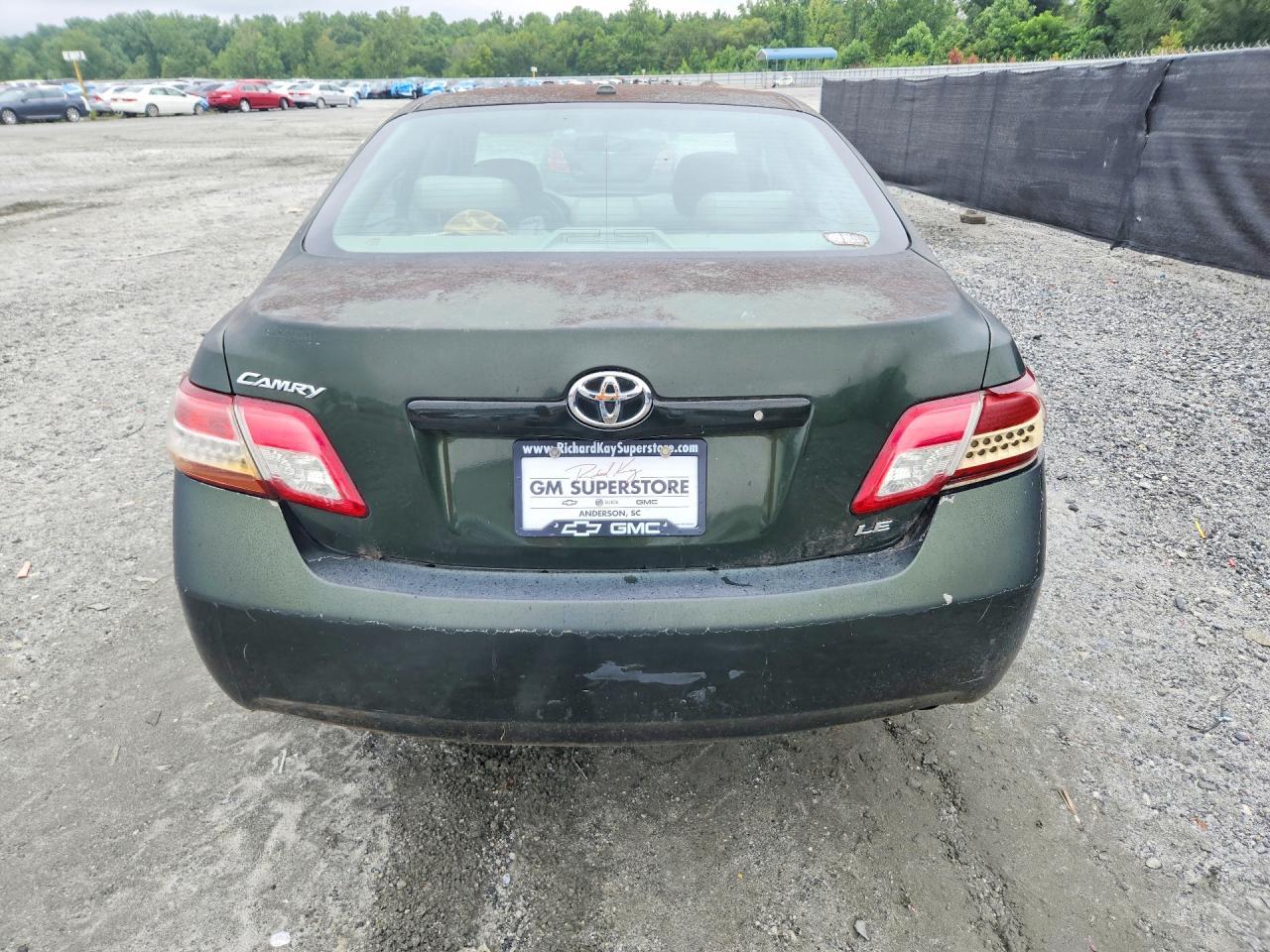 2010 Toyota Camry Le - Фото 6