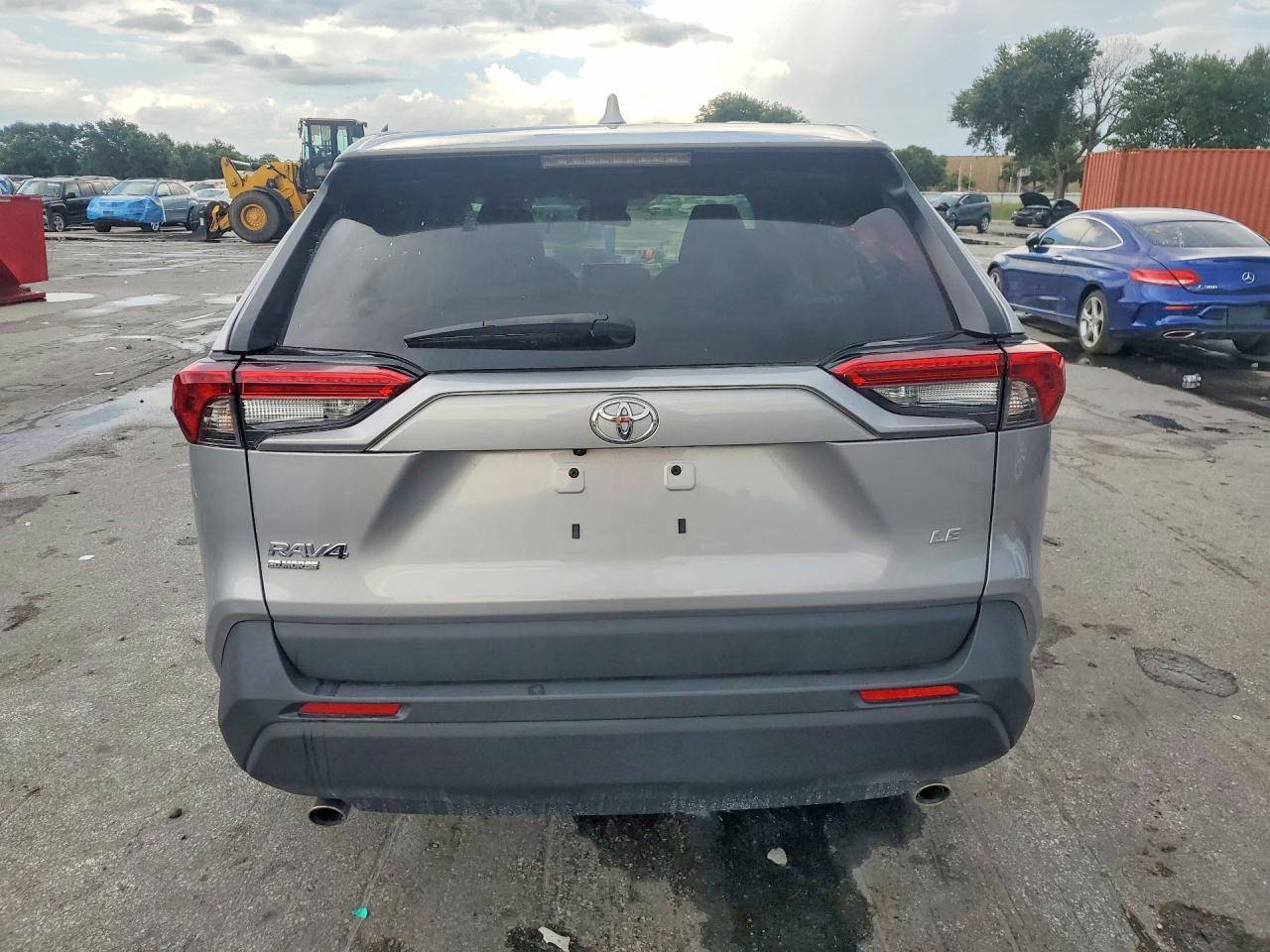 2025 Toyota Rav4 Le - Фото 6