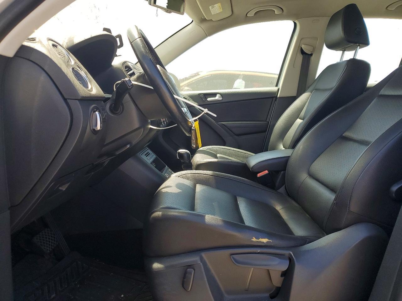 2017 Volkswagen Tiguan S - Image 7