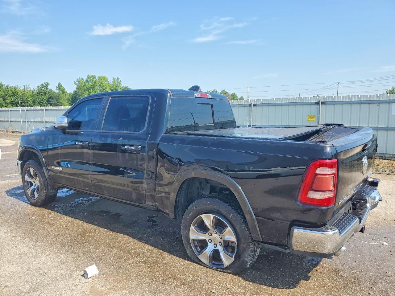 2019 Ram 1500 Laramie - Фото 2