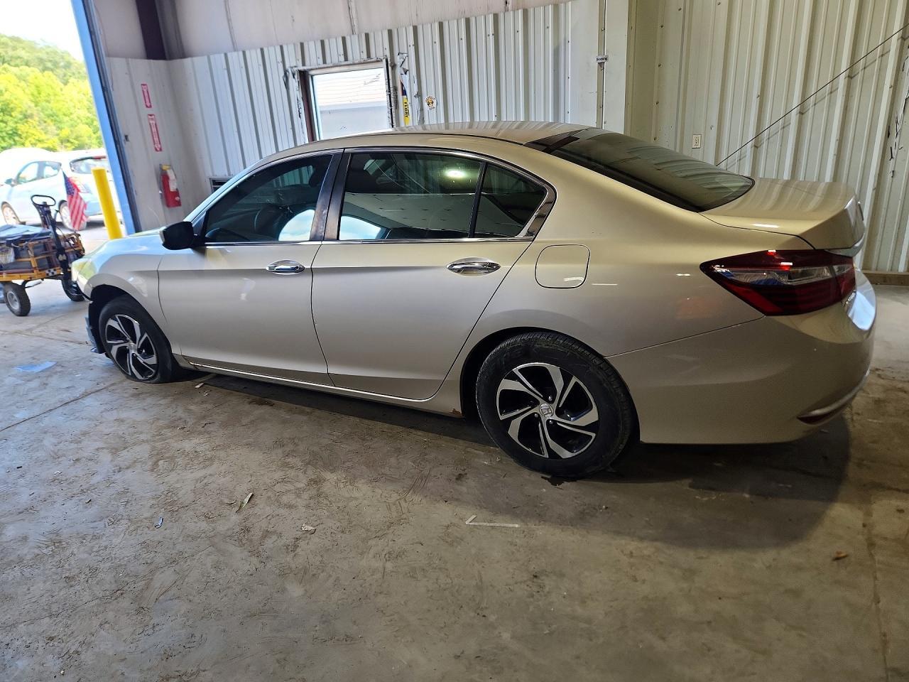 2017 Honda Accord Lx - Фото 2