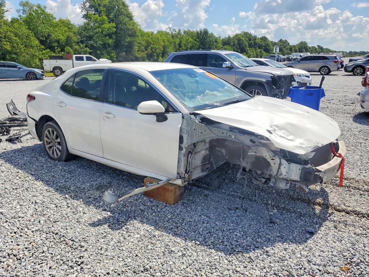 2018 Toyota Camry Le - Фото 4