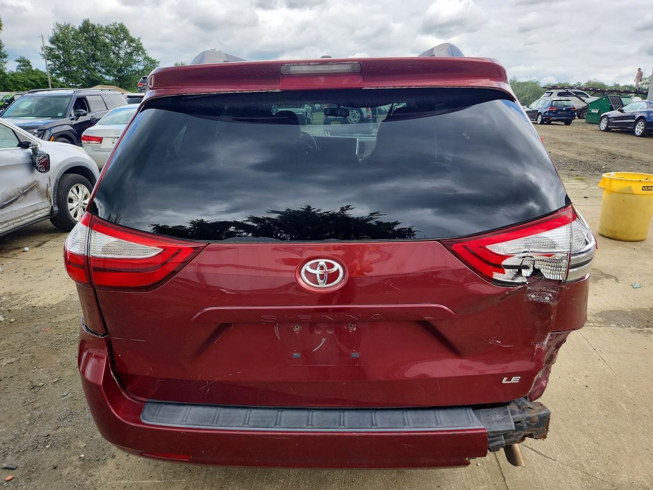 2015 Toyota Sienna Le - Фото 6